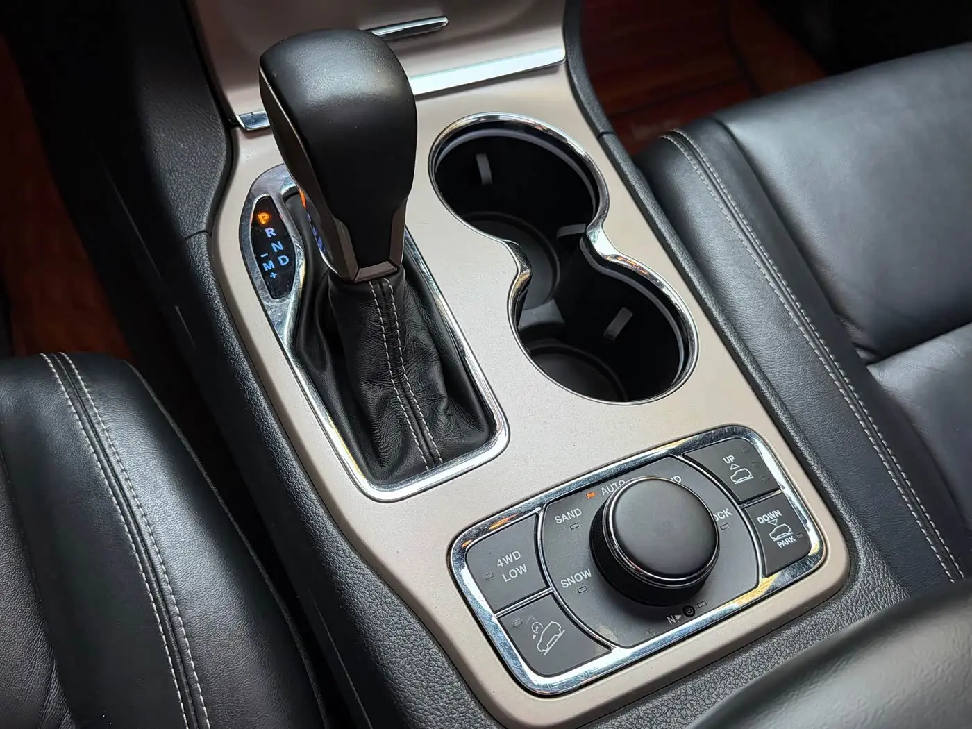 Jeep Grand Cherokee 2017 — Photo 18/18
