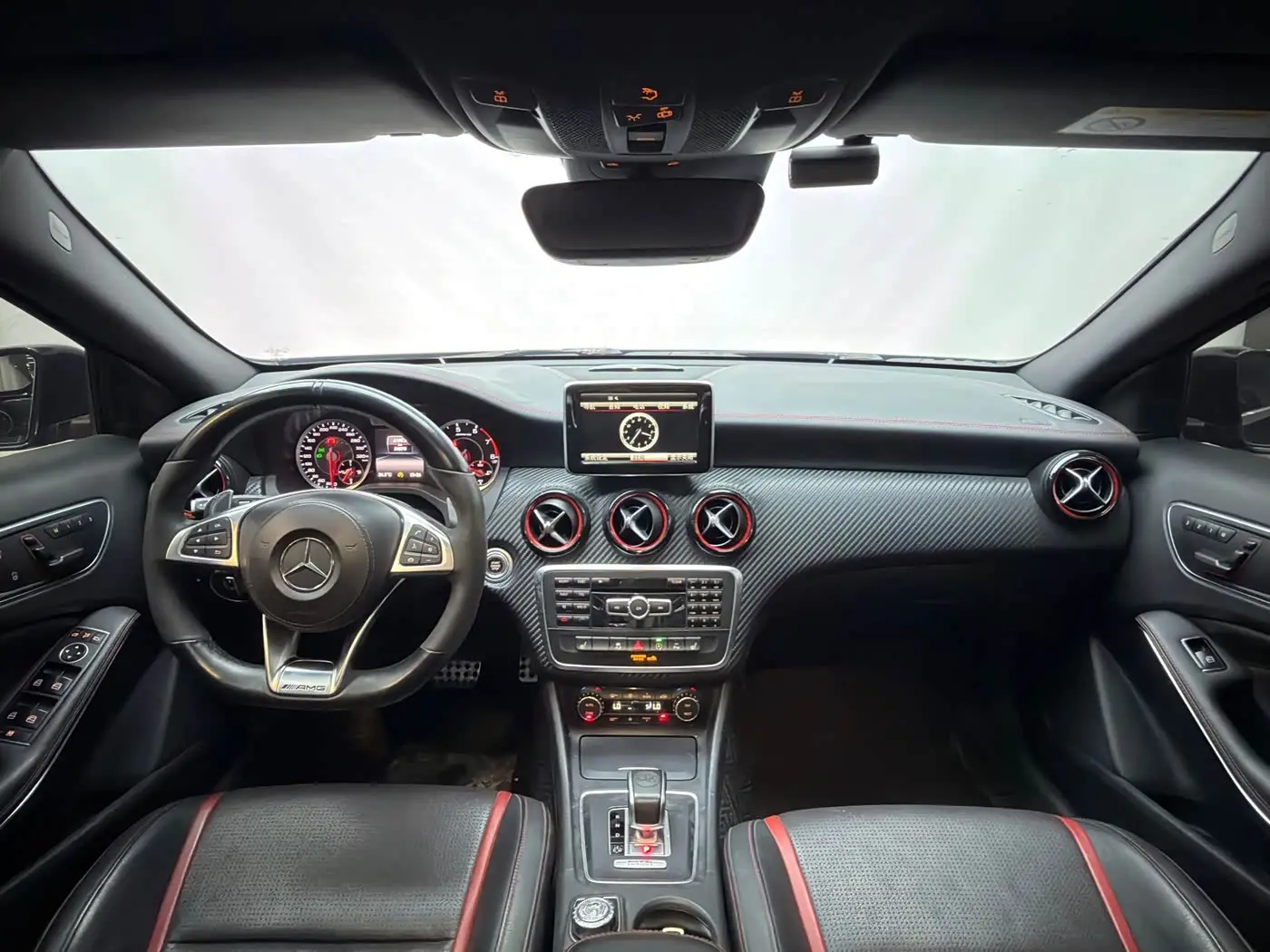 Mercedes-Benz A-Class AMG 2018 — Фото 8/16