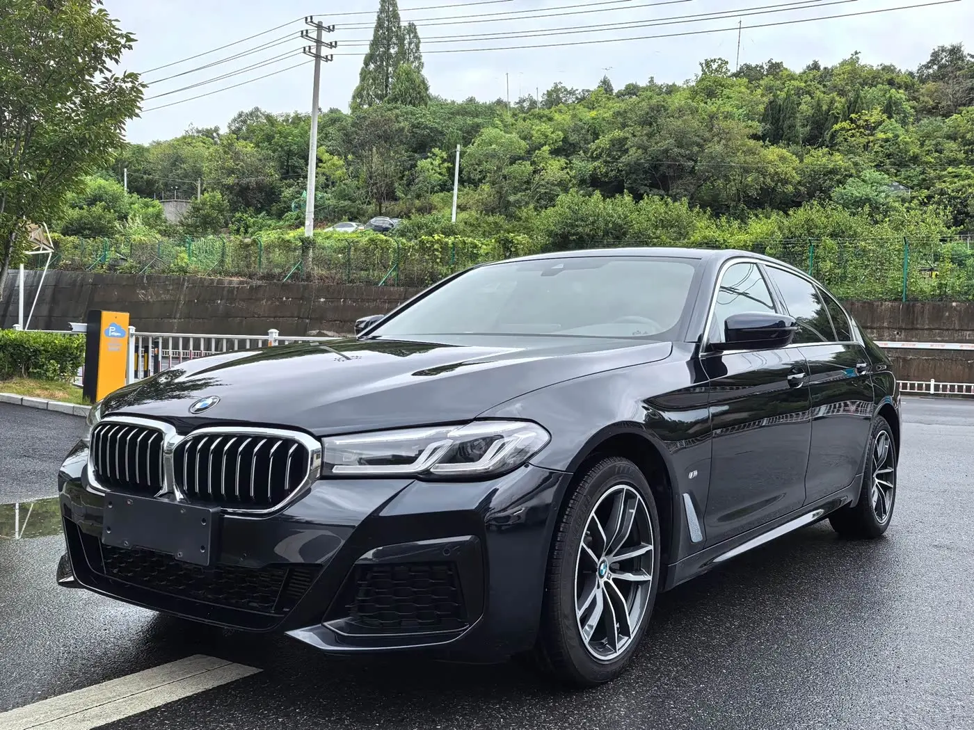 BMW 5 Series 2021 — Photo 1/18