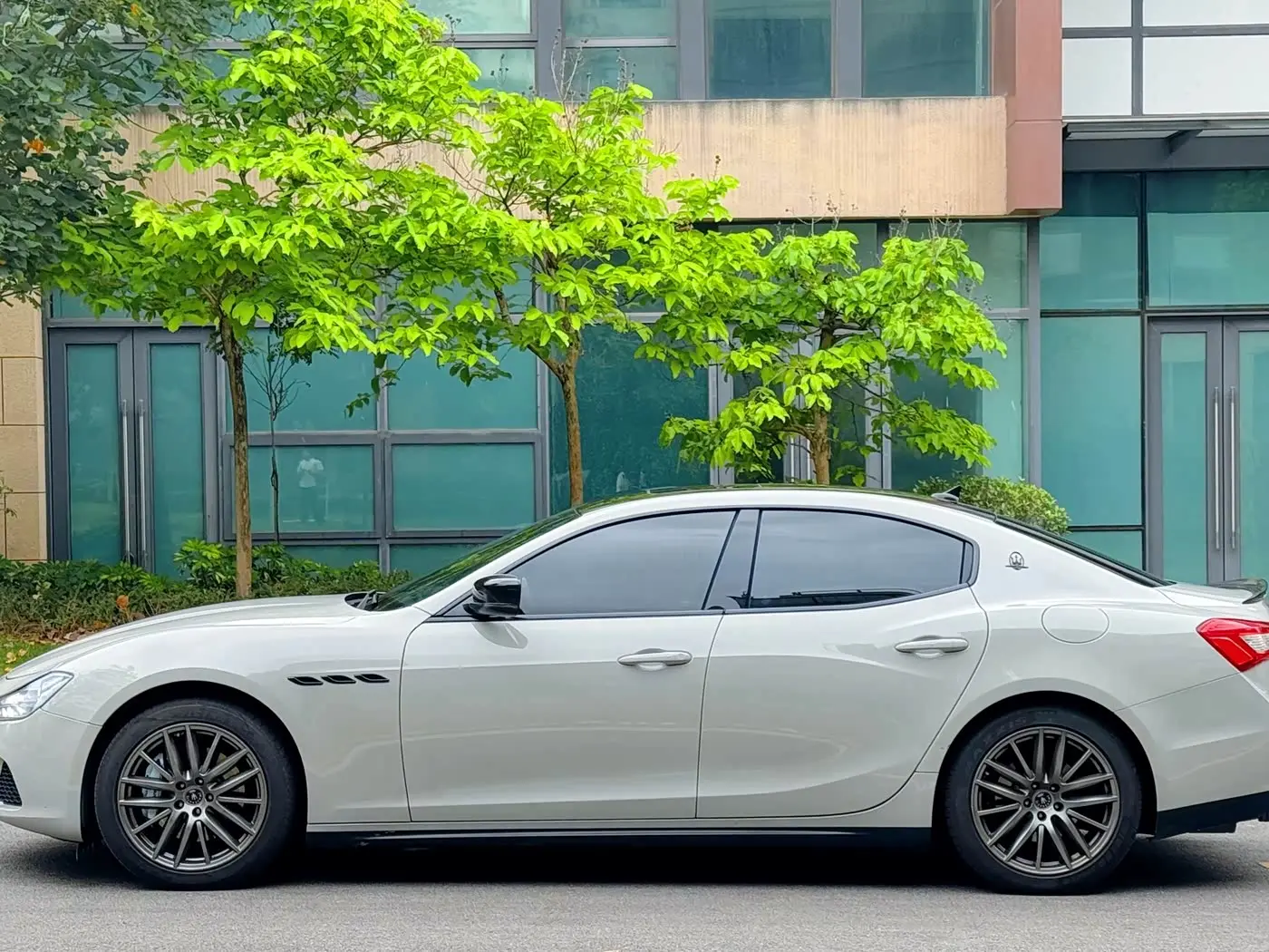 Maserati Ghibli 2014 — Фото 7/14