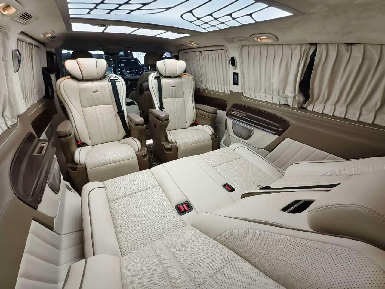 Mercedes-Benz Vito 2021 — Photo 14/15