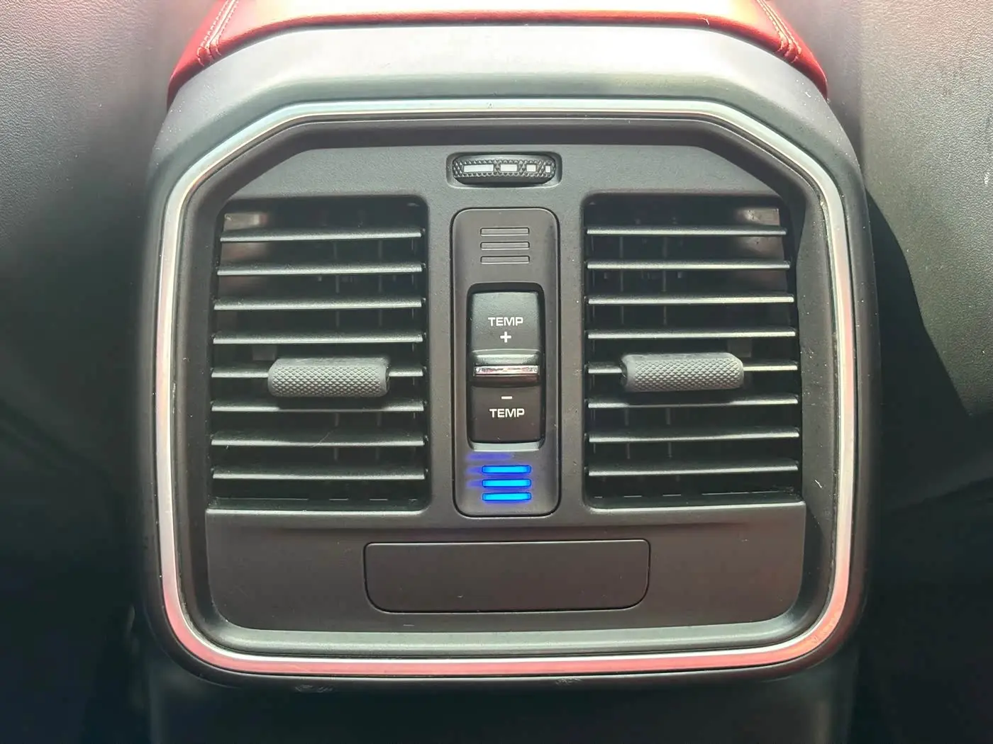 Porsche Macan 2021 — Photo 12/20