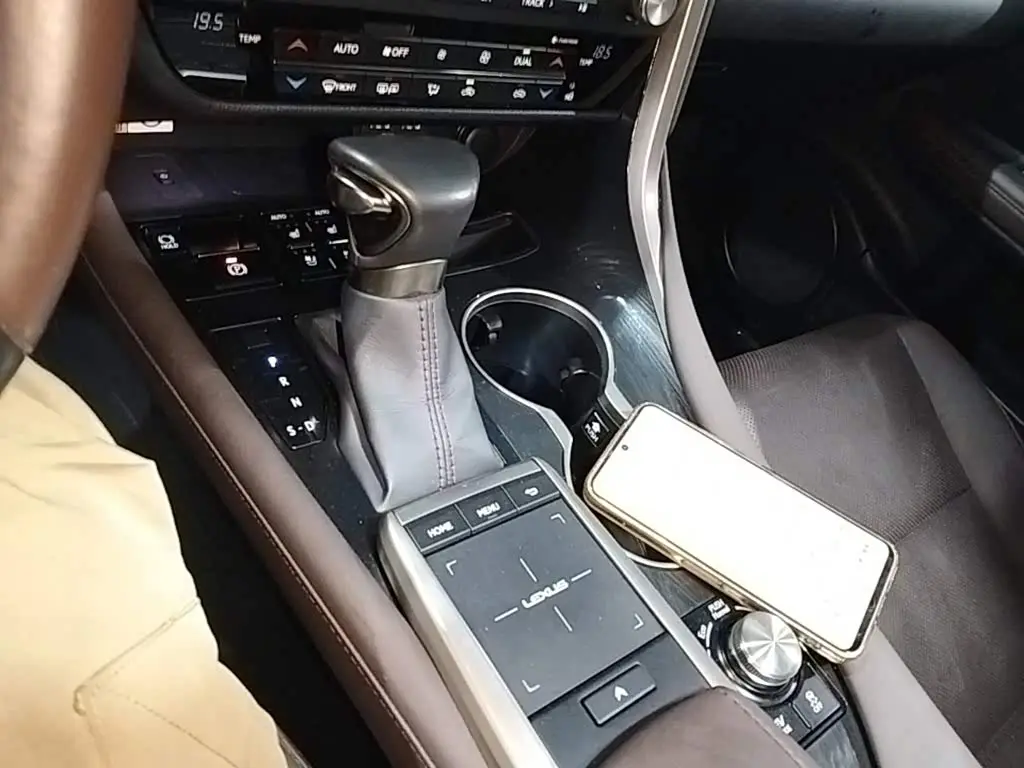 Lexus RX 2022 — Фото 14/20