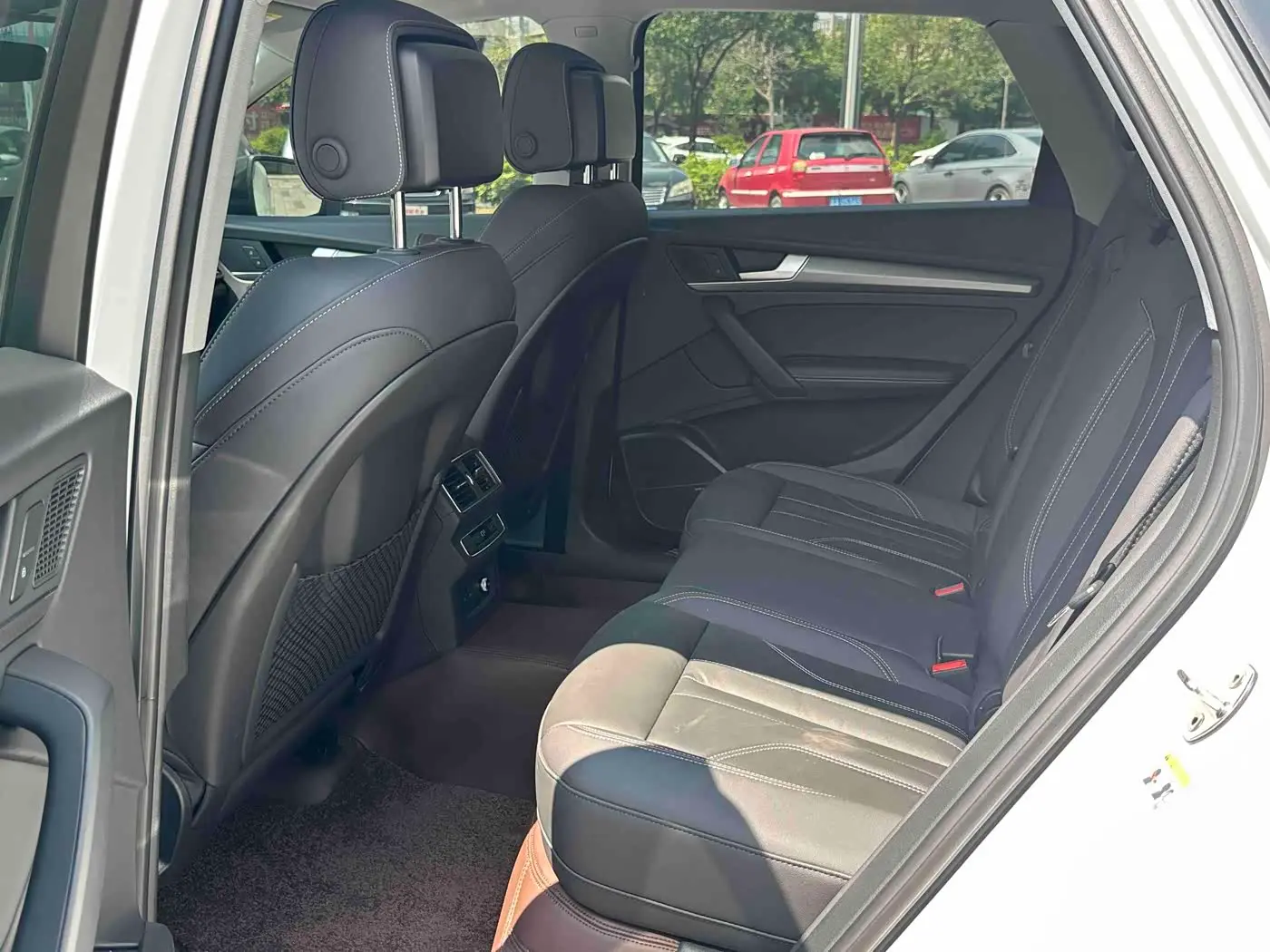 Audi Q5L 2023 — Photo 10/14