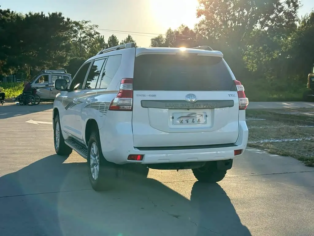 Toyota Prado 2015 — Фото 3/20