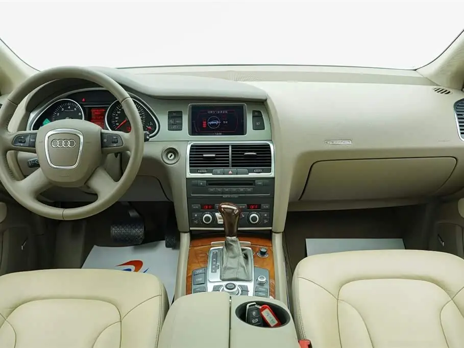Audi Q7 2007 — Şəkil 7/20