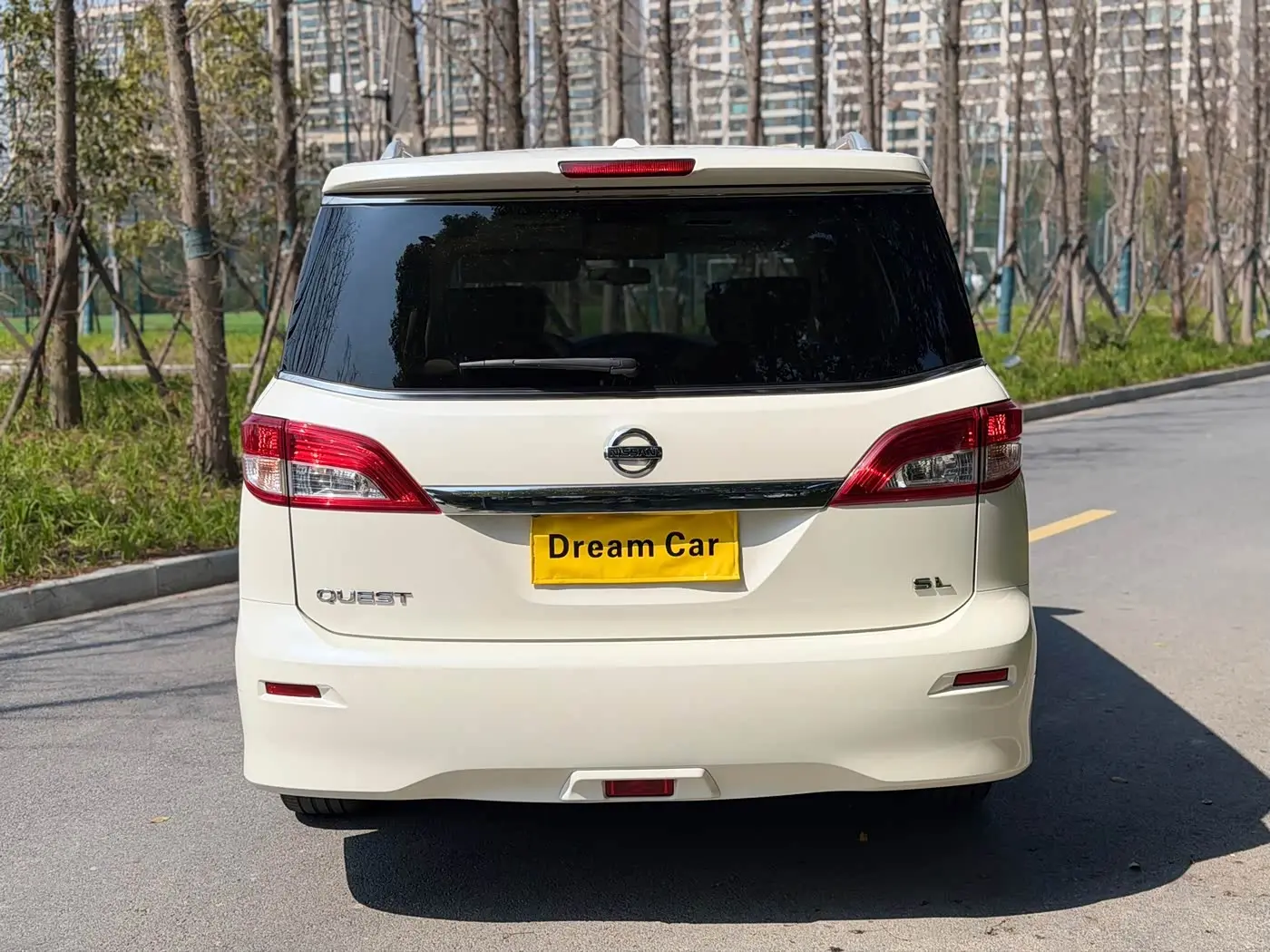 Nissan Quest 2018 — Фото 3/20