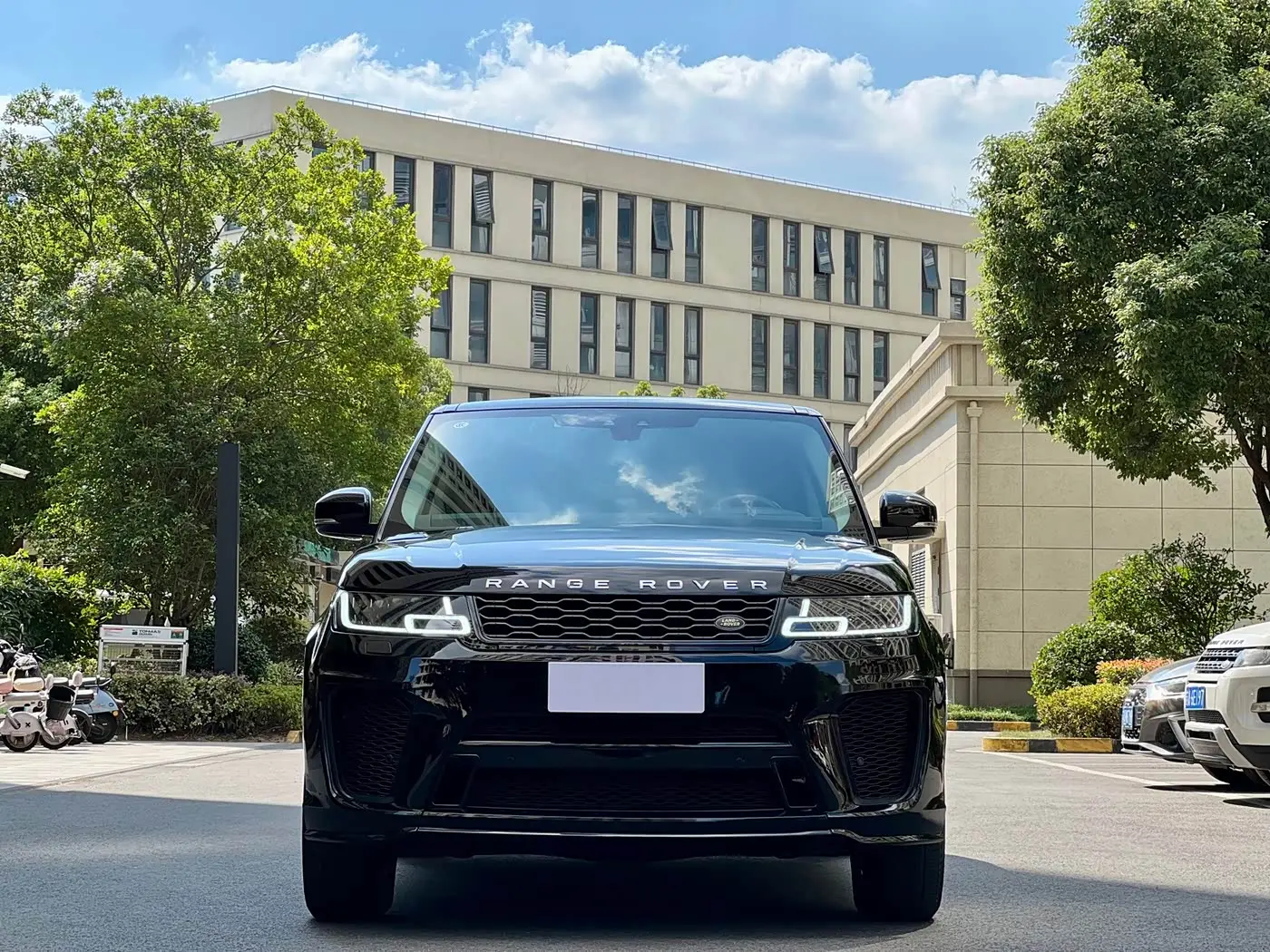 Land Rover Range Rover Sport 2017 — Фото 2/20