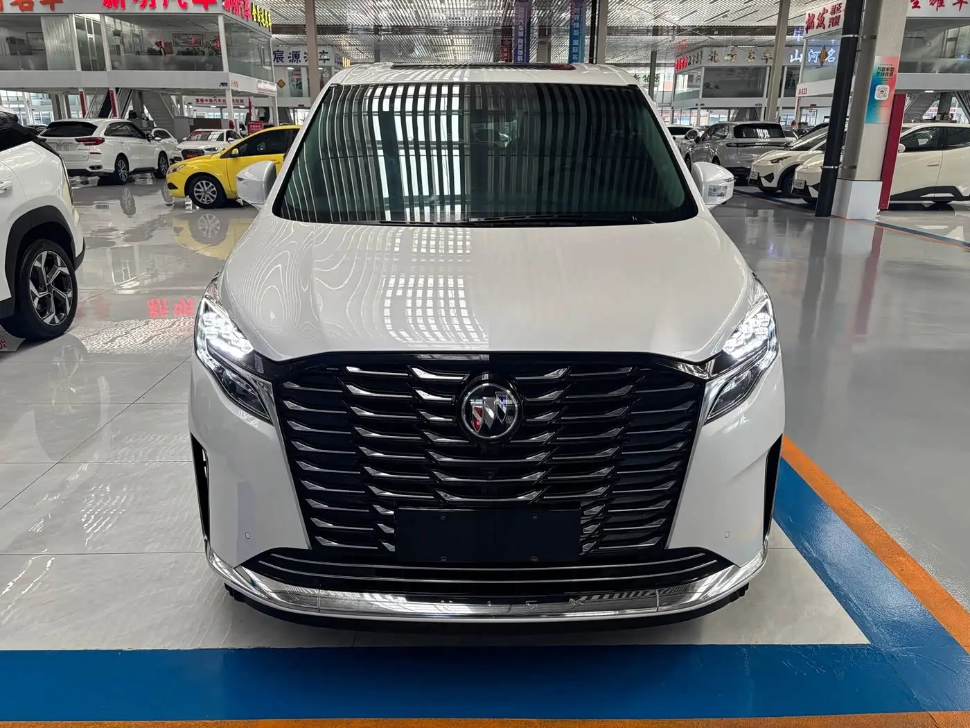 Buick GL8, 2023