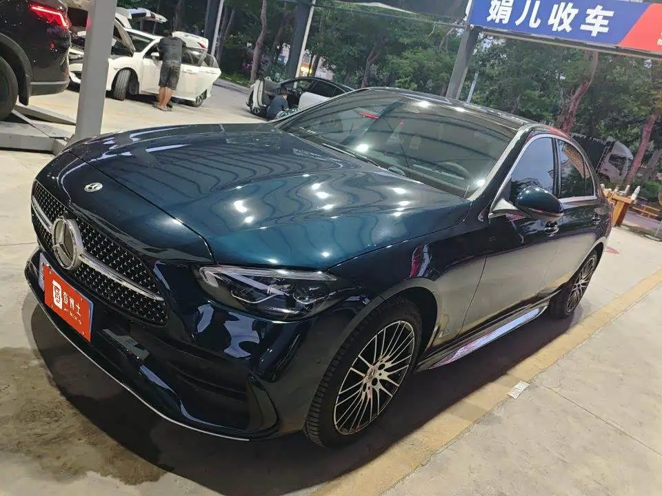 Mercedes-Benz C-Class 2024 — Photo 1/9