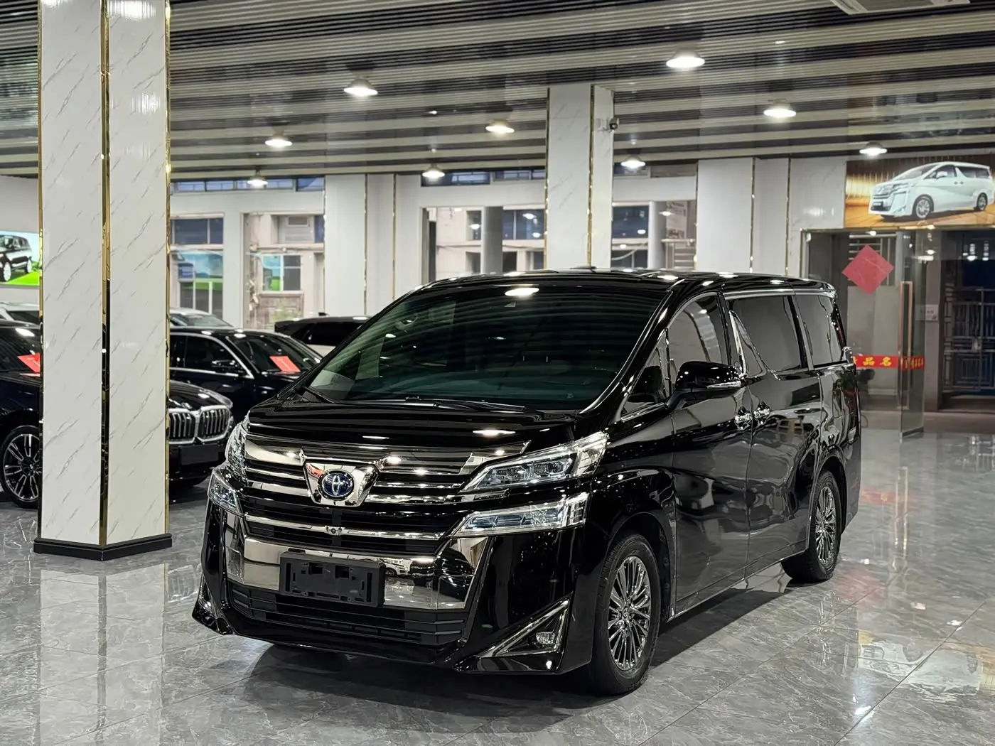 Toyota Vellfire 2020 — Фото 1/14