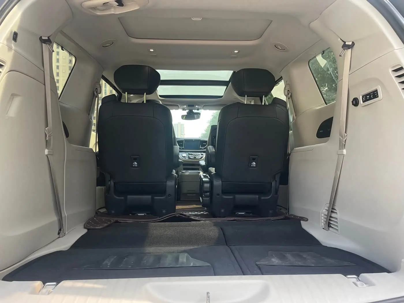 Chrysler Grand Voyager 2019 — Photo 7/13