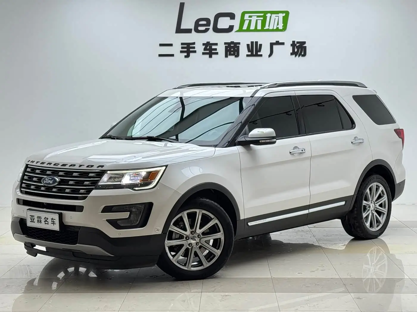 Ford Explorer 2018 — Фото 1/18