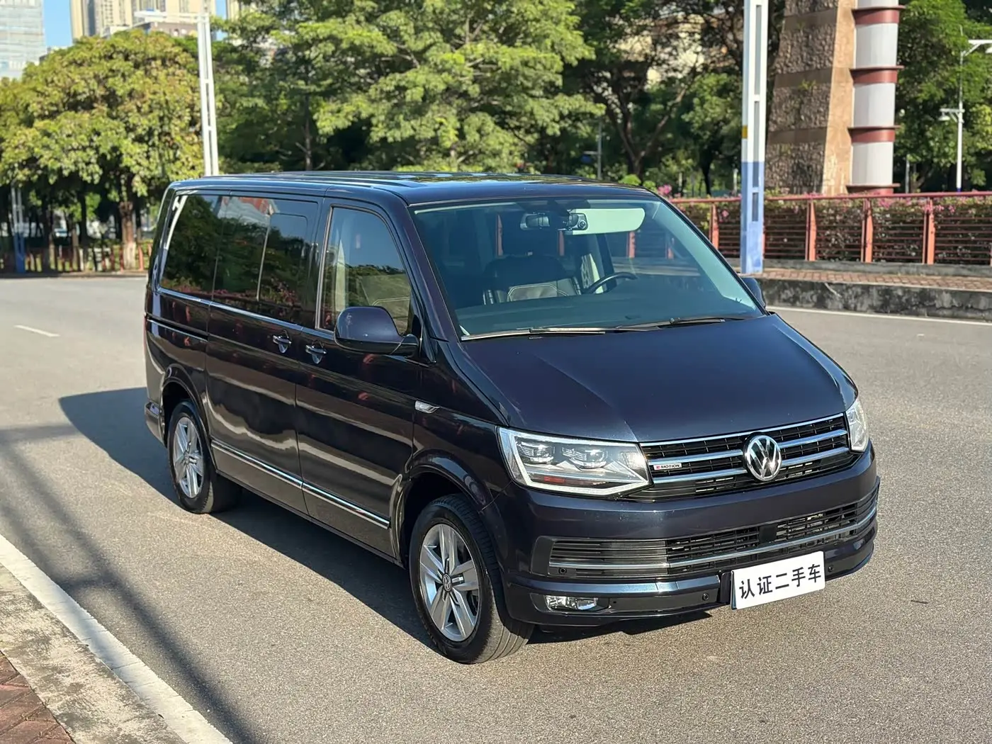 Volkswagen Multivan 2016 — Фото 3/12