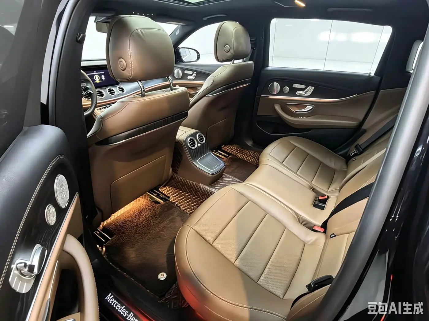 Mercedes-Benz E-Class 2022 — Фото 11/11