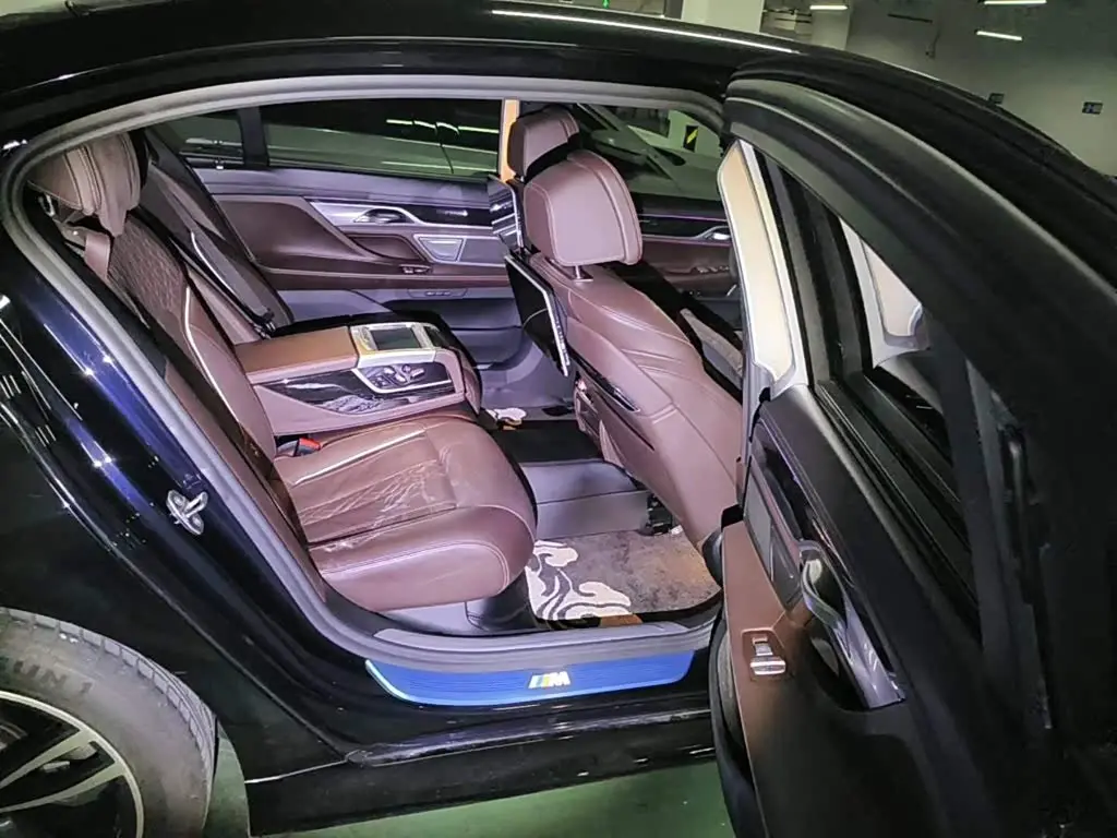 BMW 7 Series 2020 — Photo 11/15