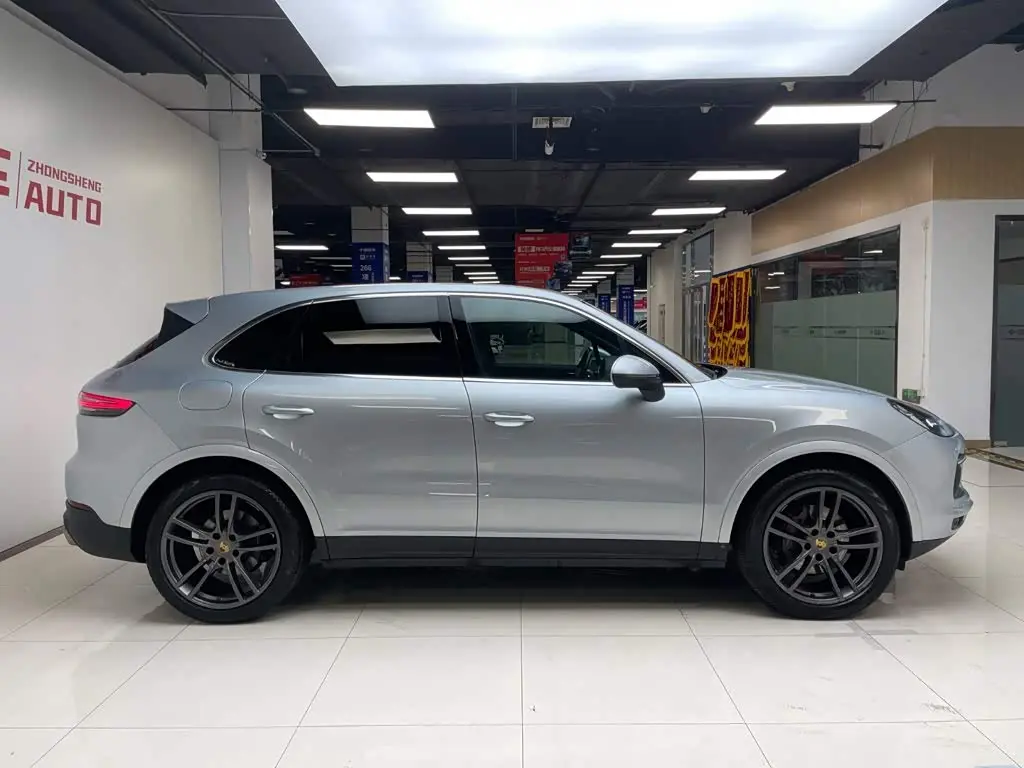 Porsche Cayenne 2018 — Фото 3/20