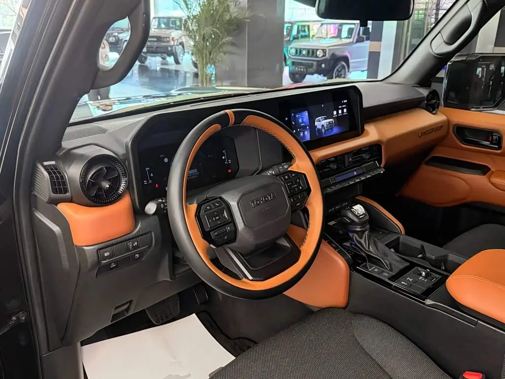 Toyota Prado 2025 — Photo 6/11
