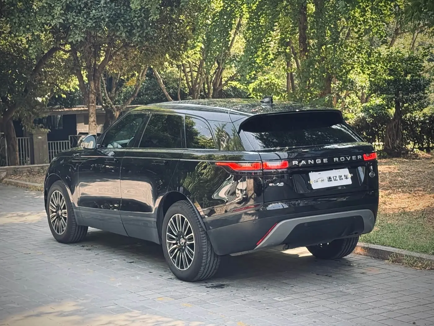 Land Rover Range Rover Velar 2019 — Фото 6/20