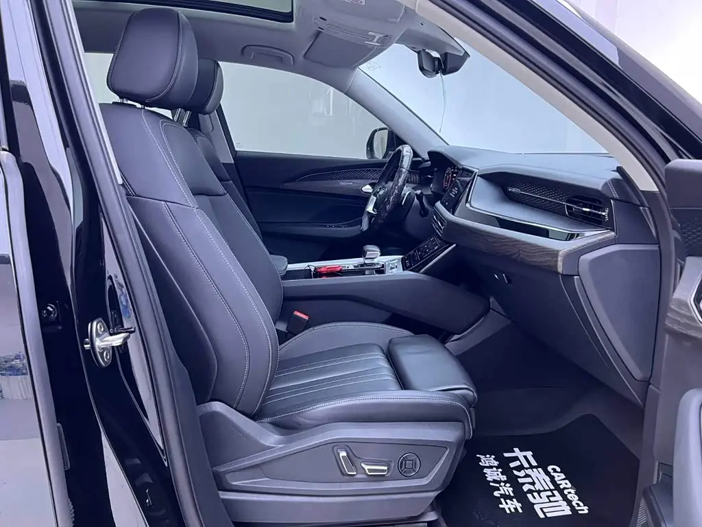 Audi Q6 2024 — Photo 18/20