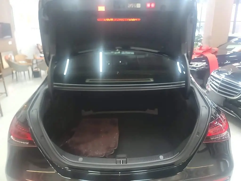 Mercedes-Benz E-Class 2023 — Şəkil 19/20