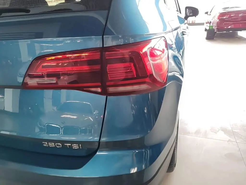 Volkswagen Tharu 2022 — Photo 8/20