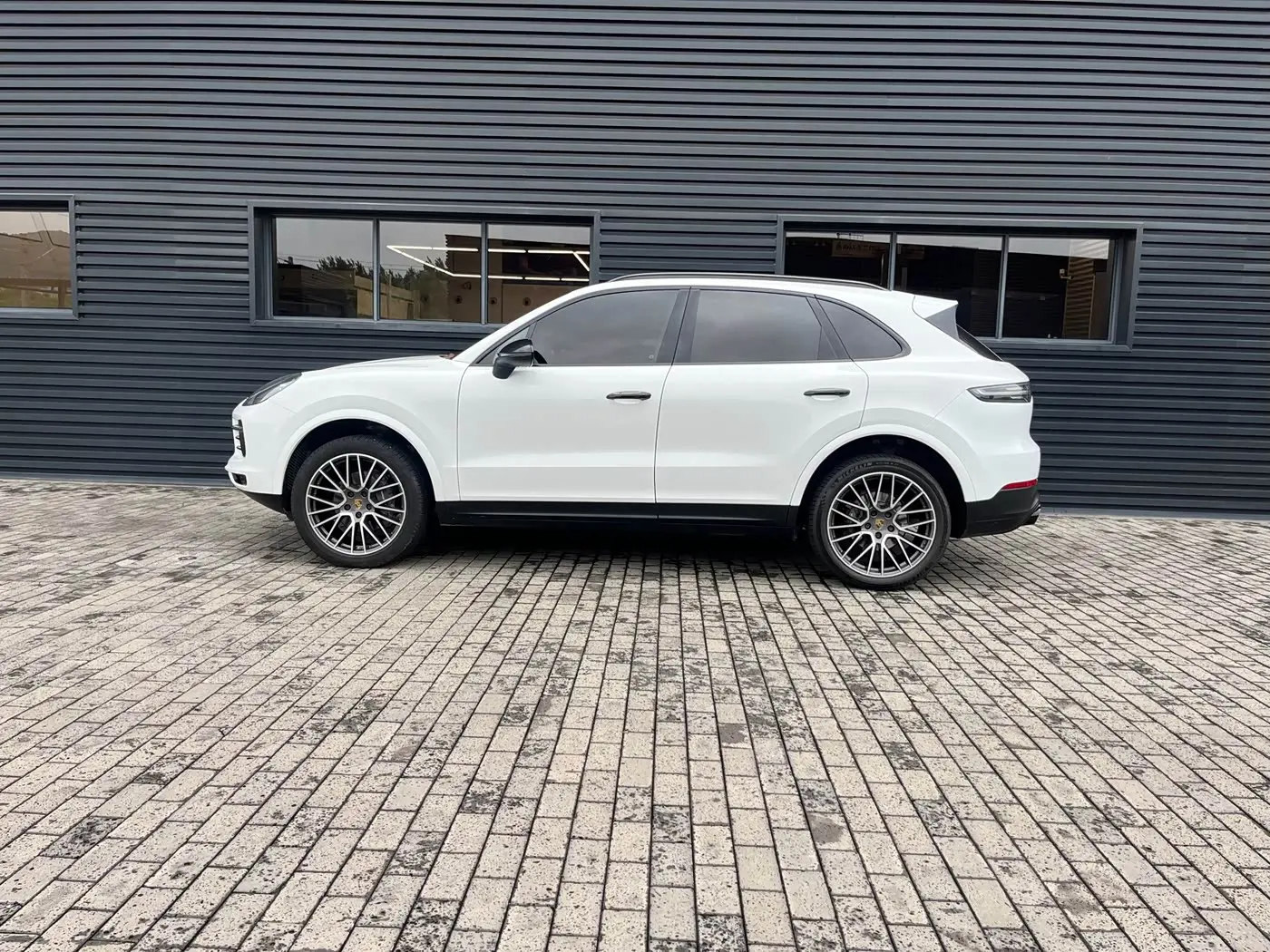 Porsche Cayenne 2020 — Photo 3/14