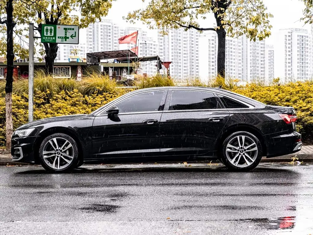 Audi A6L 2024 — Photo 2/11
