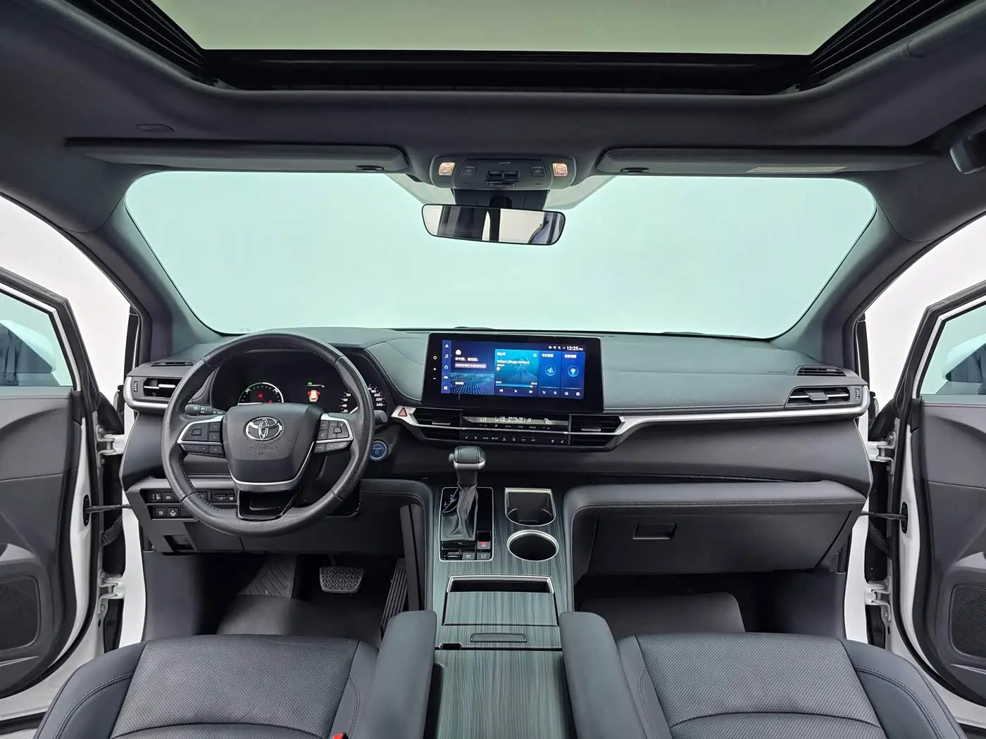Toyota Sienna 2023 — Фото 16/20