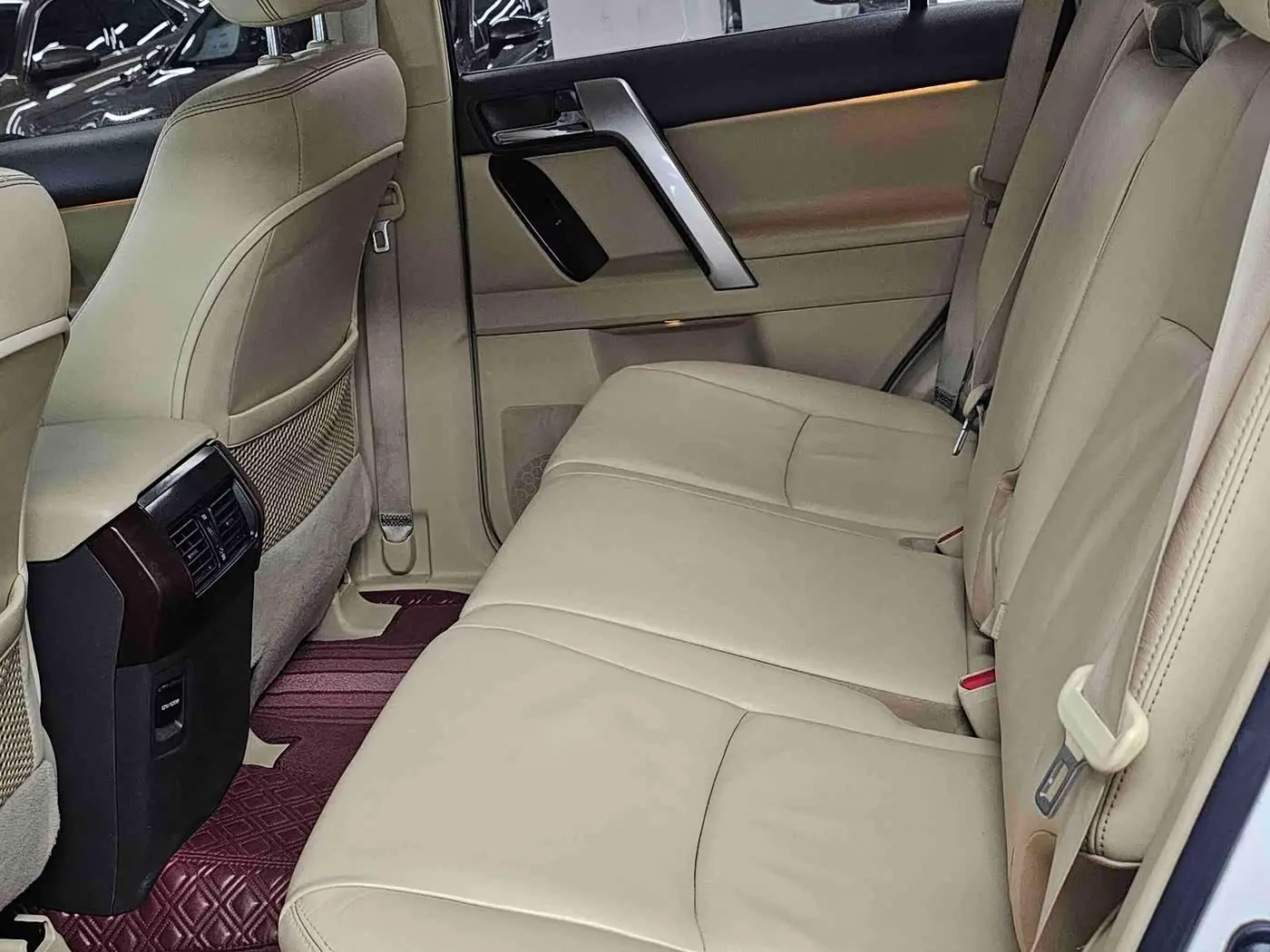 Toyota Prado 2014 — Photo 13/16
