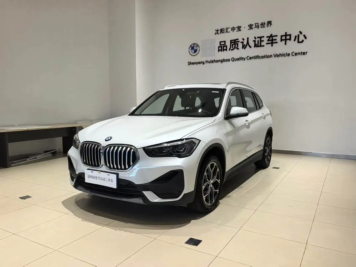 BMW X1 2022 — Фото 1/13