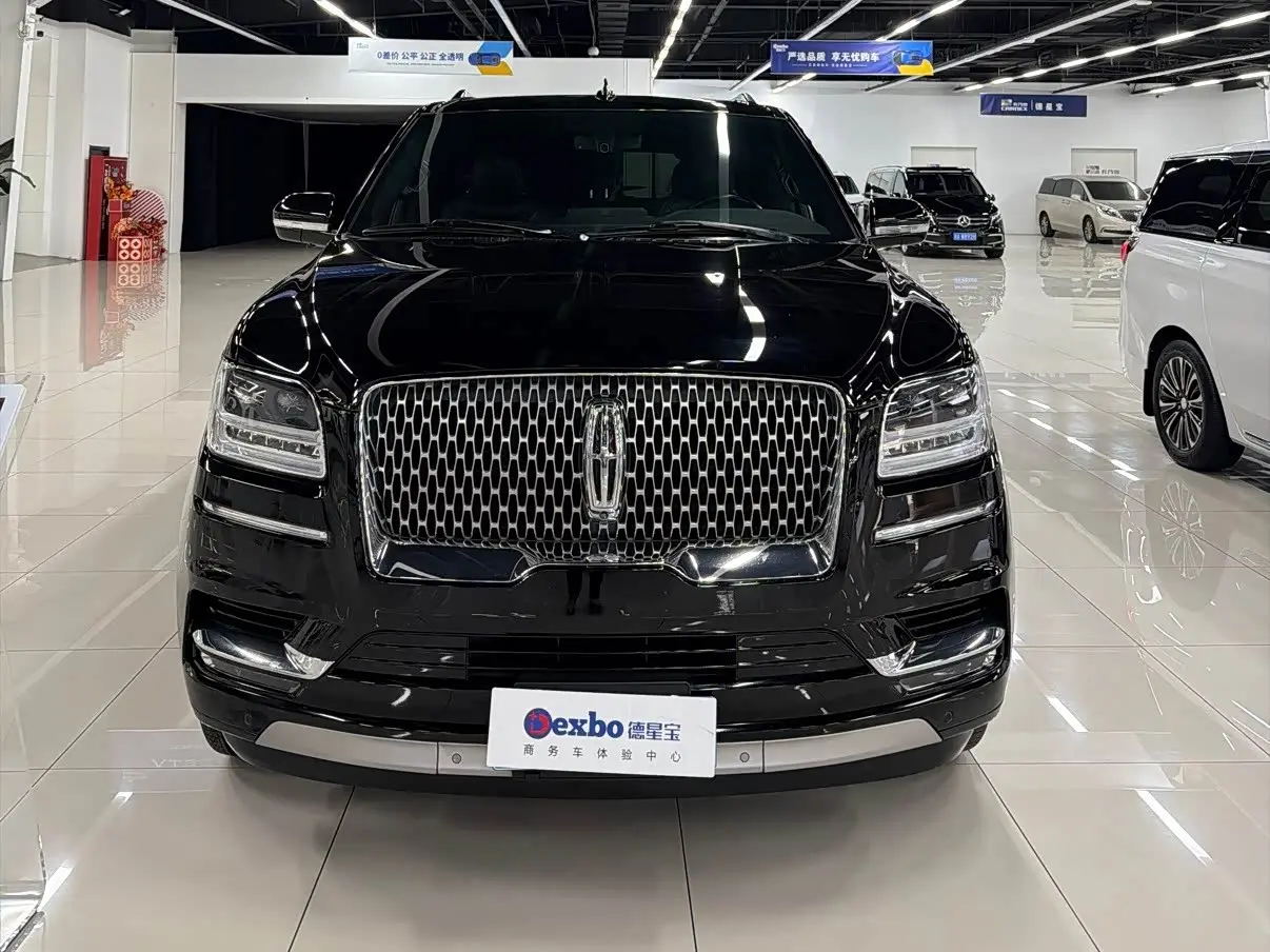 Lincoln Navigator 2018 — Фото 2/9
