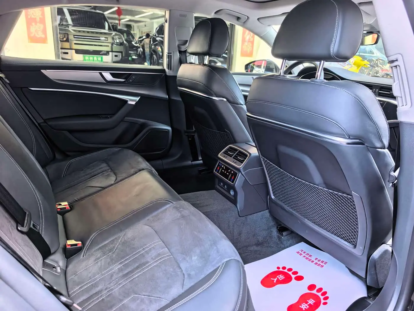 Audi A7L 2024 — Photo 7/17