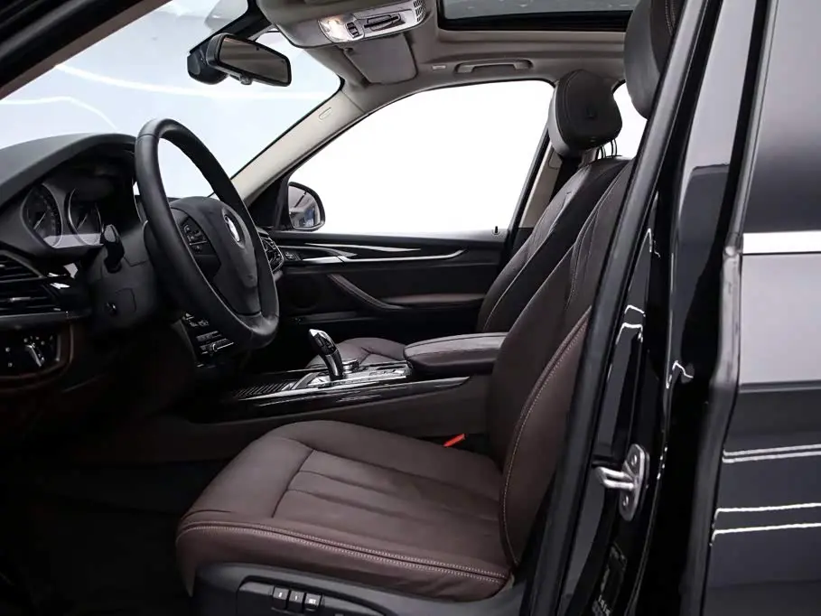 BMW X5 2016 — Фото 14/19