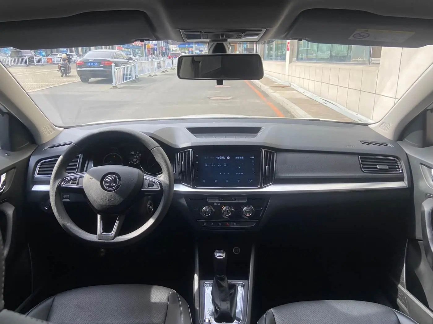 Škoda Kamiq 2023 — Photo 9/20