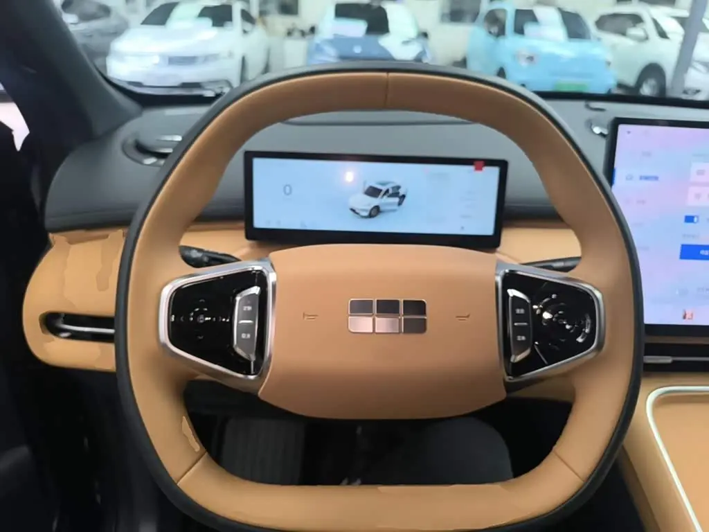 Geely Galaxy Galaxy Starship 7 EM-i 2025 — Photo 11/20