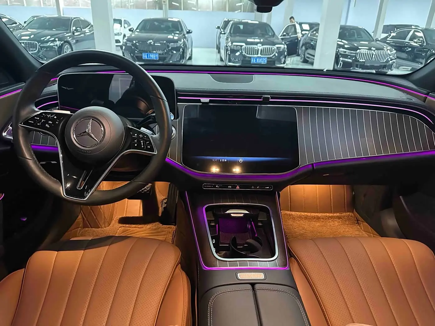 Mercedes-Benz E-Class 2024 — Photo 5/9