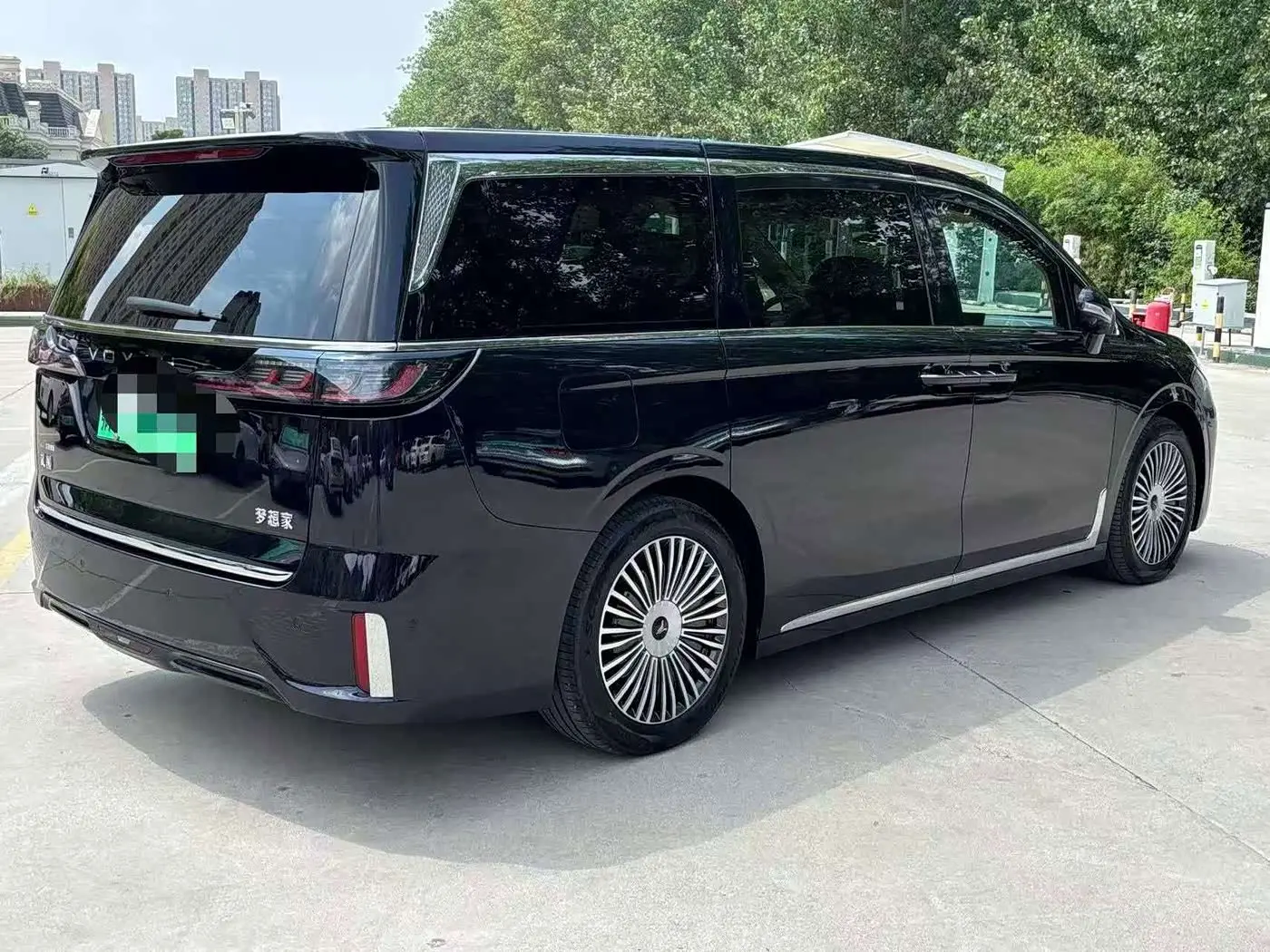 Voyah Auto Voyah Dreamer 2025 — Photo 2/5