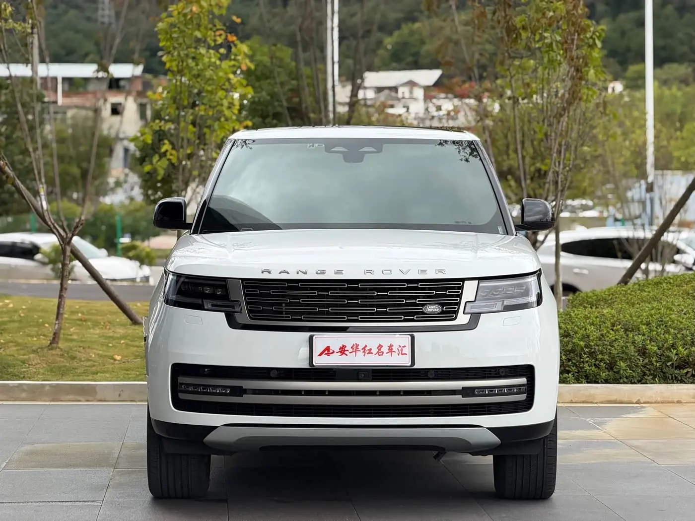 Land Rover Range Rover 2023 — Фото 2/20