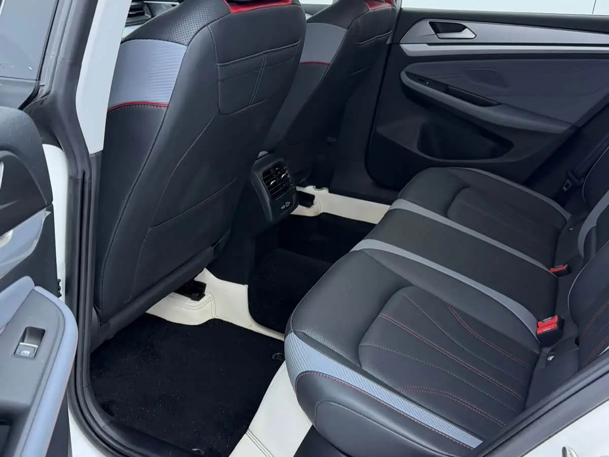 Volkswagen Lamando 2022 — Photo 13/19