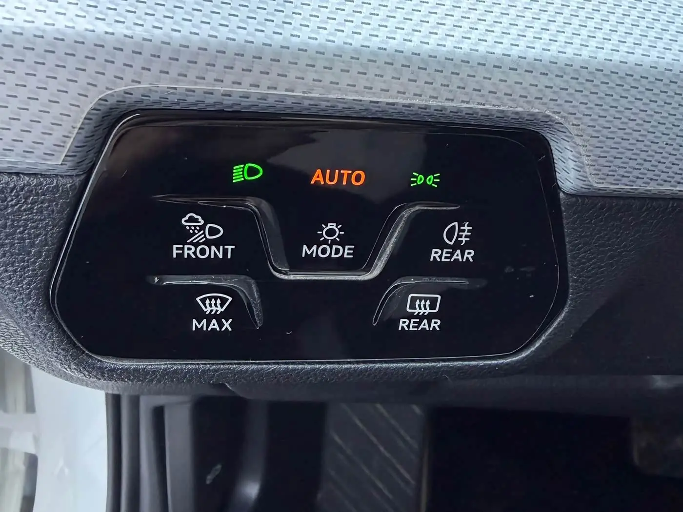 Volkswagen Lamando 2022 — Photo 8/19