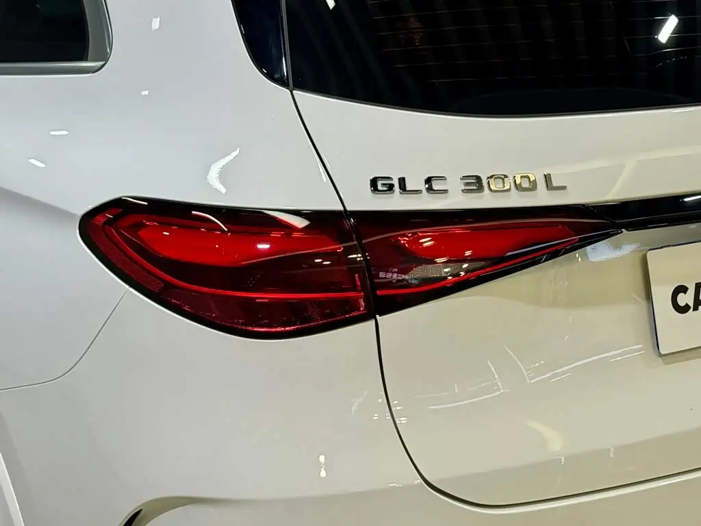 Mercedes-Benz GLC 2025 — Фото 8/20