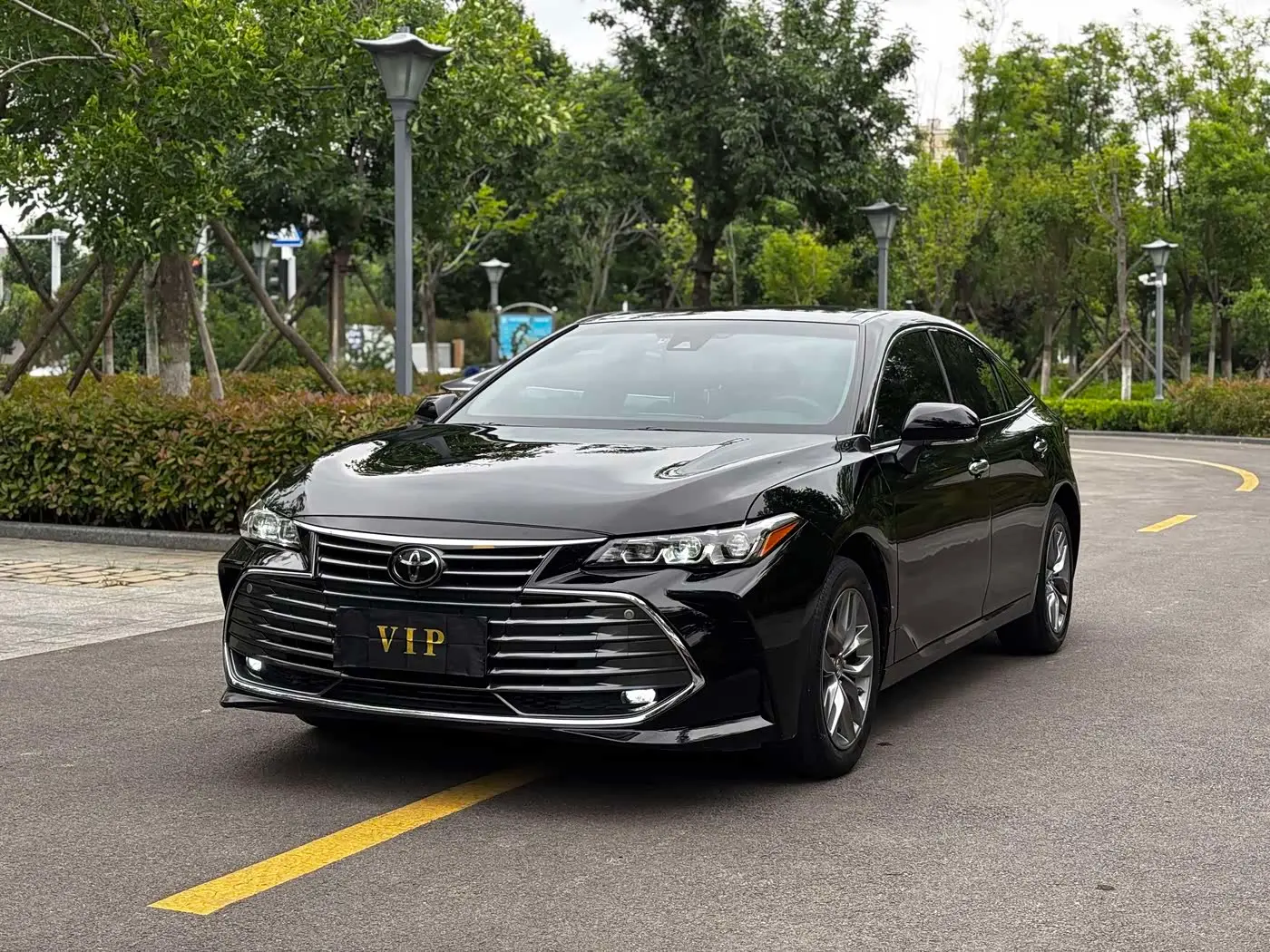 Toyota Avalon 2020 — Photo 1/9