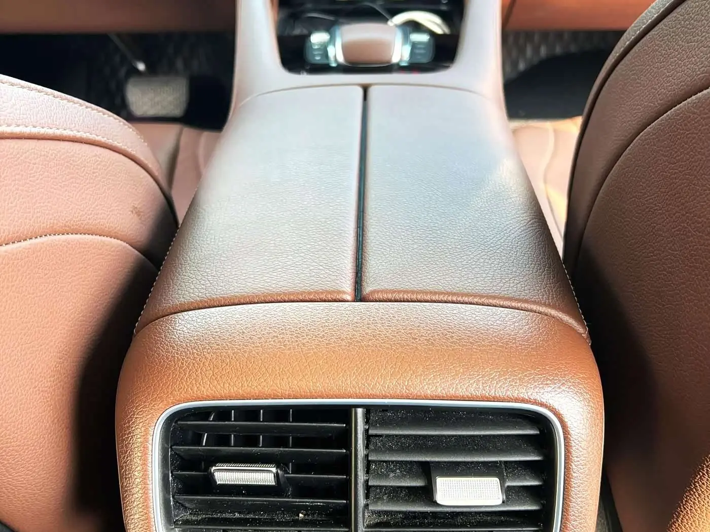 Mercedes-Benz GLE 2023 — Photo 8/8
