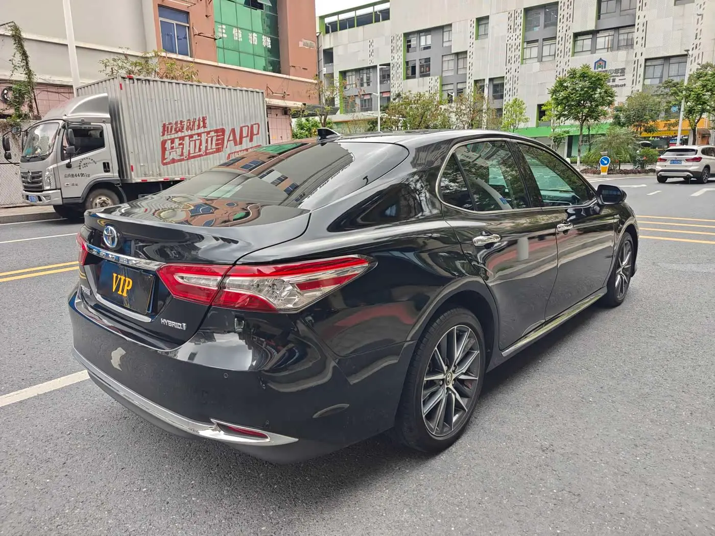 Toyota Camry 2023 — Фото 6/9