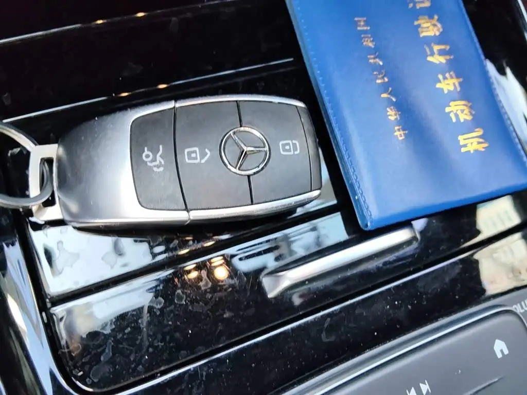 Mercedes-Benz GLB 2021 — Photo 9/20