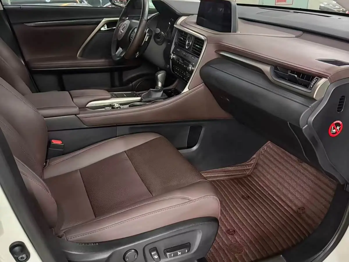 Lexus RX 2022 — Photo 5/13