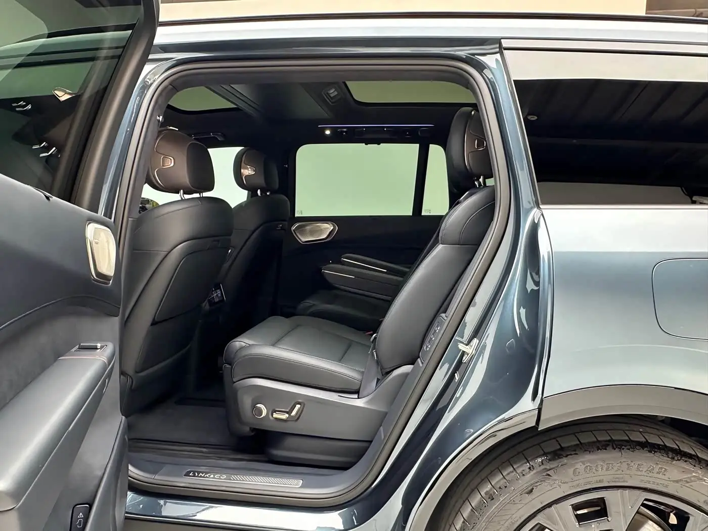 Lynk & Co 900 2025 — Photo 8/20