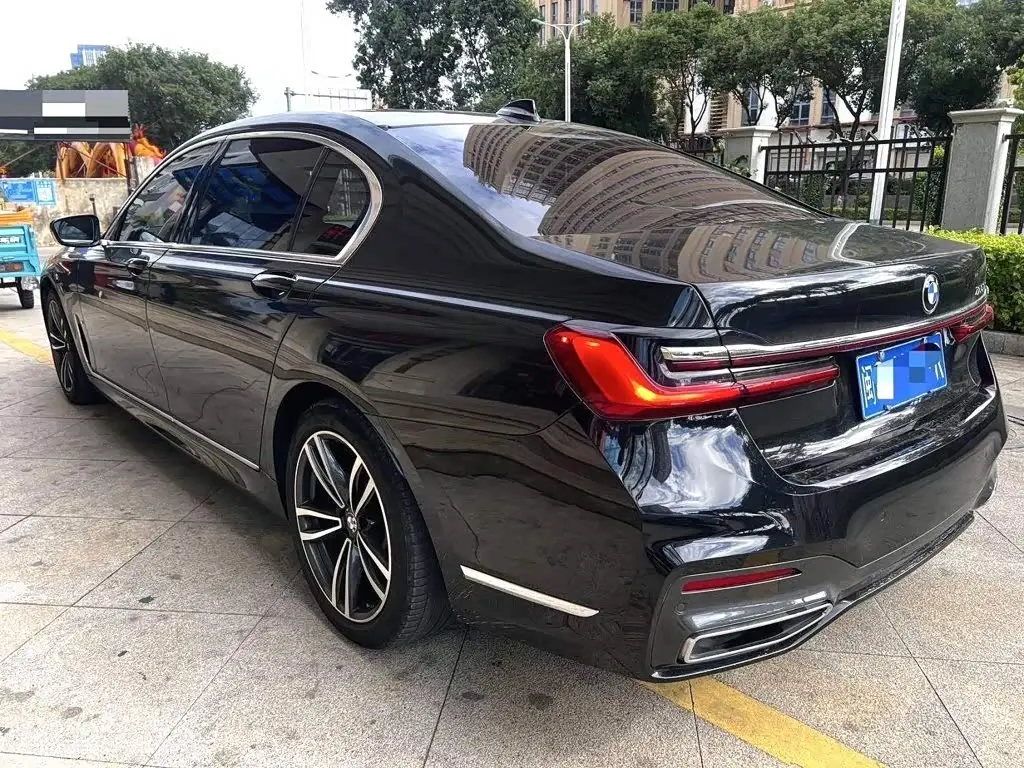 BMW 7 Series 2020 — Photo 9/10