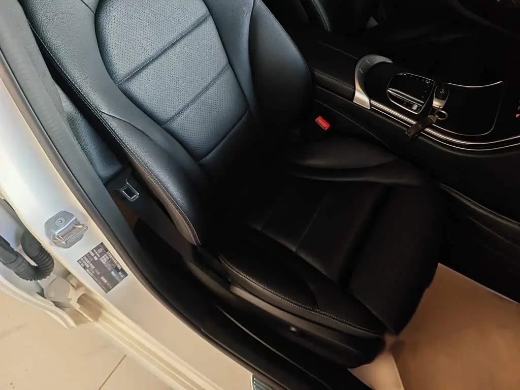 Mercedes-Benz C-Class 2020 — ფოტო 15/20
